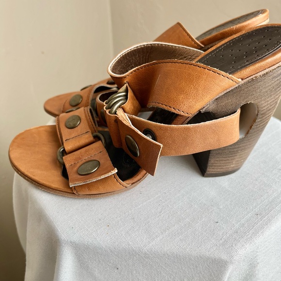 Elisanero -Vero Cuoio -Made in Italy sandals size 38 (7 1/2 to 8) - Picture 3 of 6